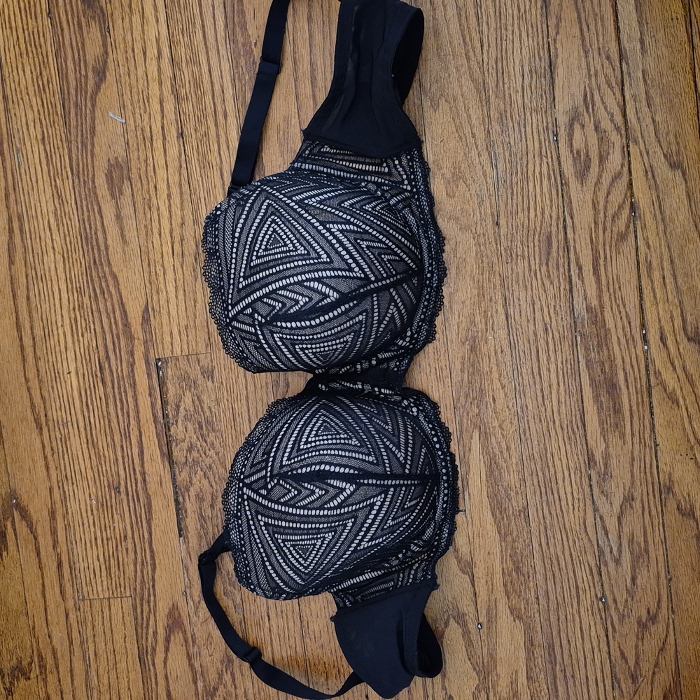 Trezza Contour Plus Bra By Adore Me 42D Strap Weave Pad And Black Lace Web EUC